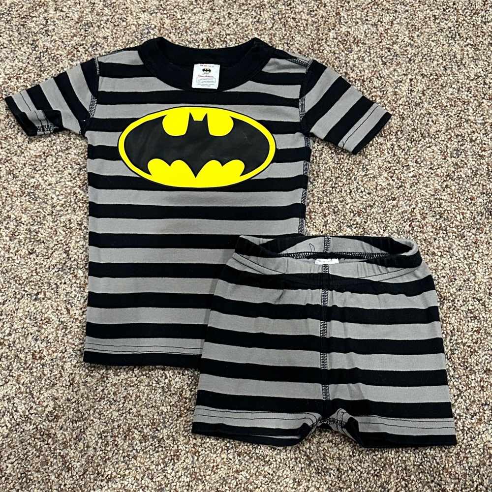💛🖤 Hanna Andersson BATMAN Black and Gray Striped Kids Pajama Set